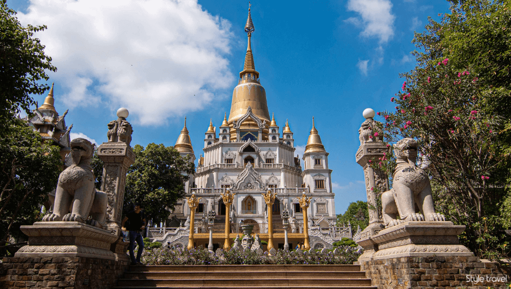 Buu Long Pagoda