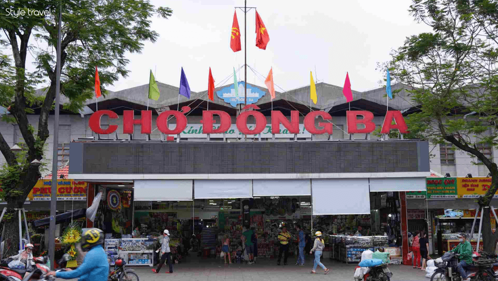 Dong Ba Market