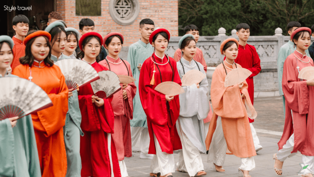 What is Vietnamese Traditional Clothing